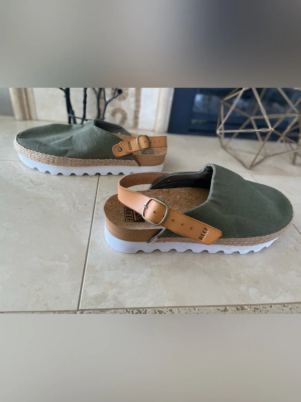 Reef Women’s NWOT Green Solid Cushioned Slingback Clog Sandals Cork Insole W 9